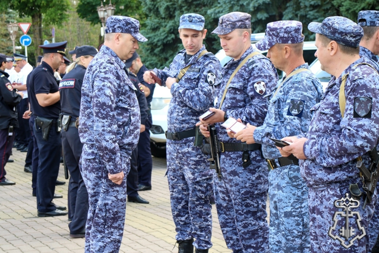 В Ставрополе сотрудники Росгвардии приняли участие в общегородском инструктаже нарядов комплексных сил и средств