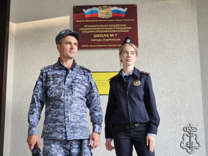 На Ставрополье сотрудники Росгвардии обеспечили безопасность выпускных вечеров в регионе