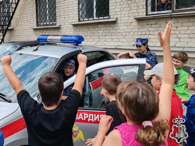 Акция "Каникулы с Росгвардией" проходит на Ставрополье