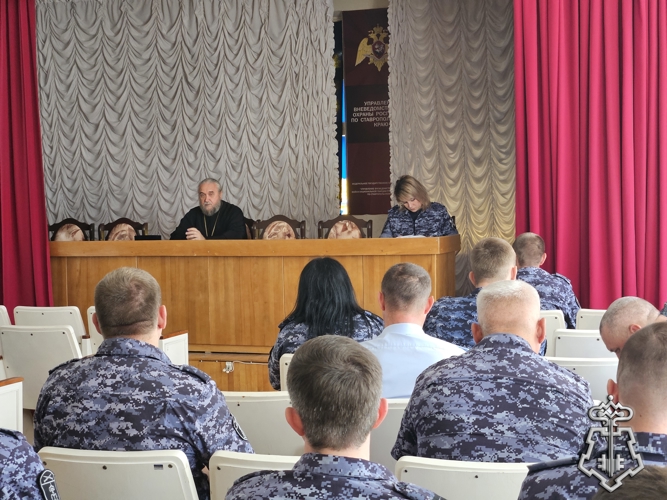 Росгвардейцы и представители епархии обсудили духовно-нравственное воспитание и противодействие деструктивным идеологиям