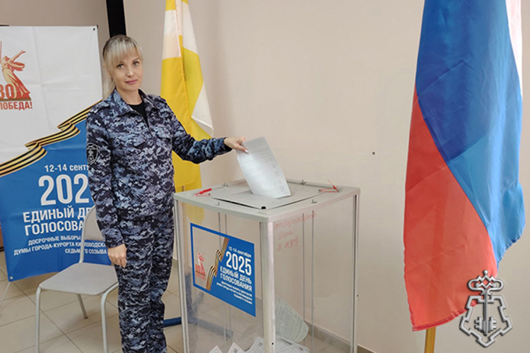 Сотрудники вневедомственной охраны Росгвардии и их семьи приняли участие в выборах на Ставрополье