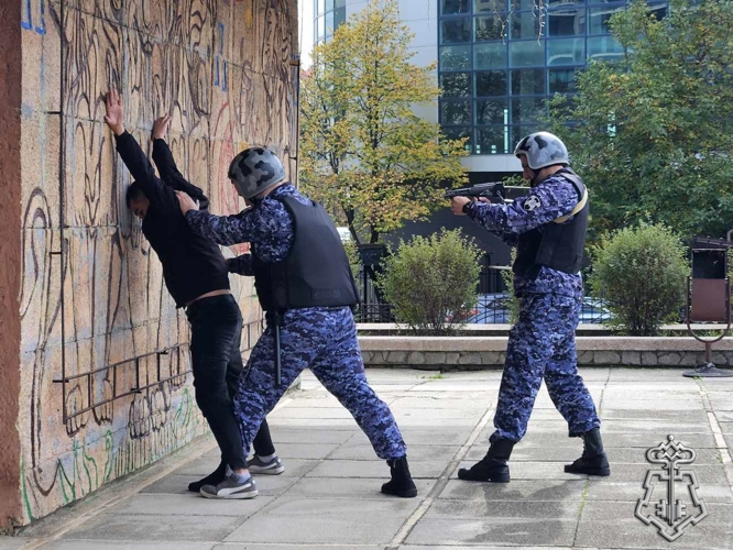 В Ставрополе росгвардейцы приняли участие в фотопроекте «Связь поколений»
