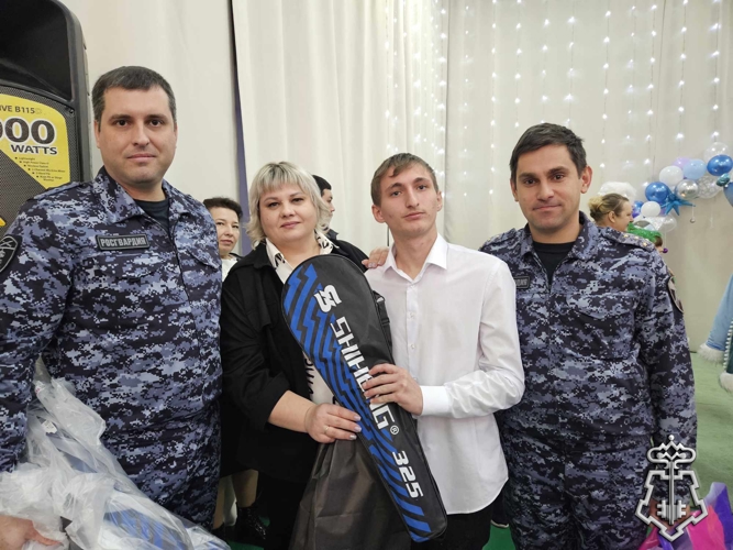 Росгвардейцы на Ставрополье поздравили воспитанников школы-интерната в рамках ведомственной акции