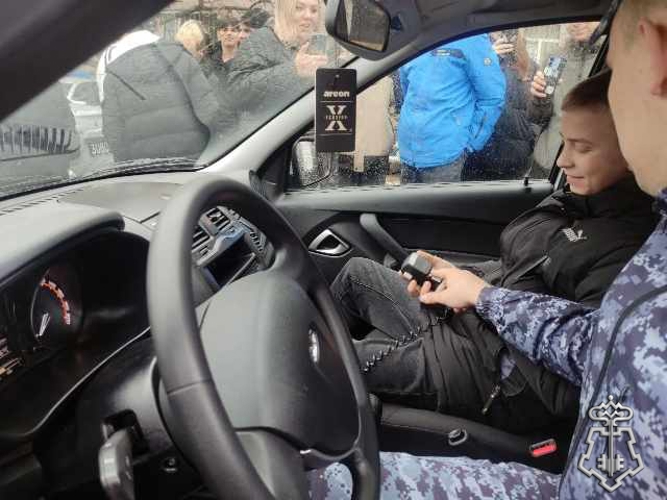 Ставропольские росгвардейцы познакомили школьников со службой во вневедомственной охране