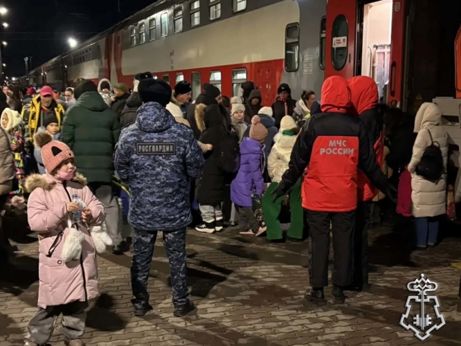 Росгвардейцы на Ставрополье обеспечили безопасность прибытия детей с Кремлёвской ёлки