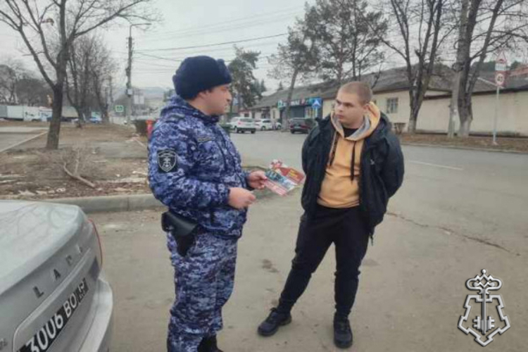 На Ставрополье росгвардейцы провели профориентационные встречи с молодежью