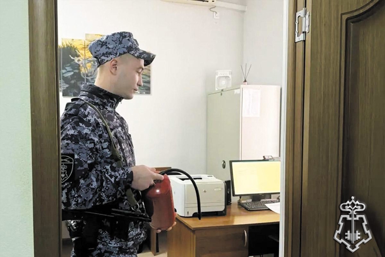 На Ставрополье росгвардейцы и сотрудники МЧС провели совместные пожарно-тактические занятия