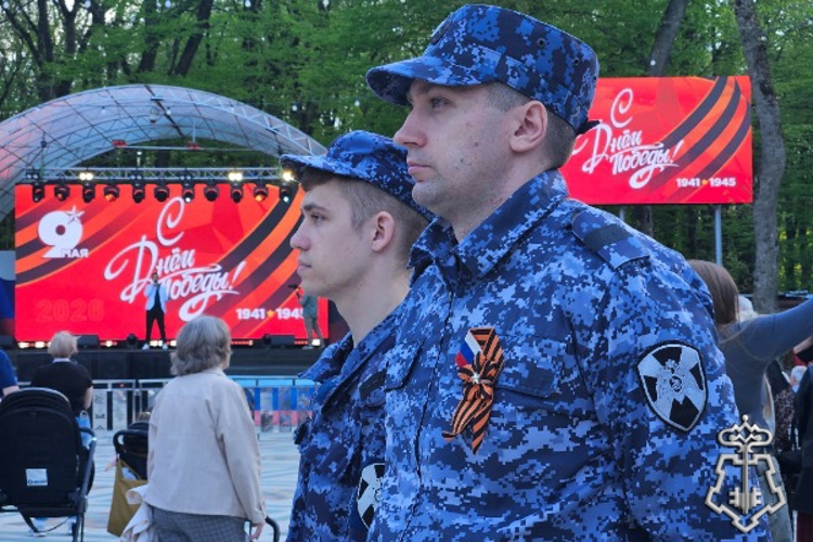 В день Победы росгвардейцы обеспечили безопасность граждан в Ставрополе
