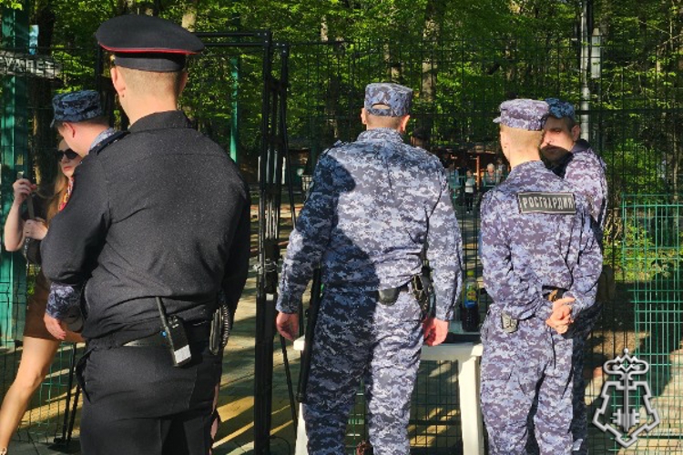 В день Победы росгвардейцы обеспечили безопасность граждан в Ставрополе