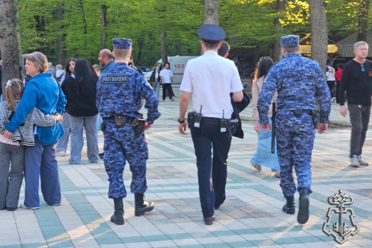 В день Победы росгвардейцы обеспечили безопасность граждан в Ставрополе