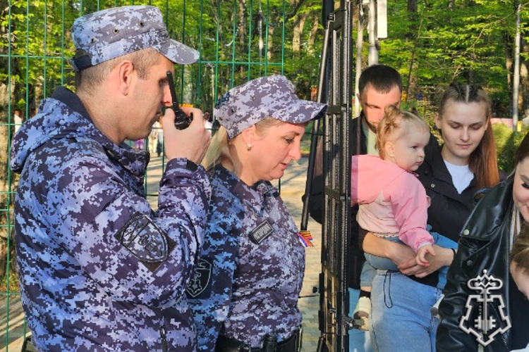 В день Победы росгвардейцы обеспечили безопасность граждан в Ставрополе