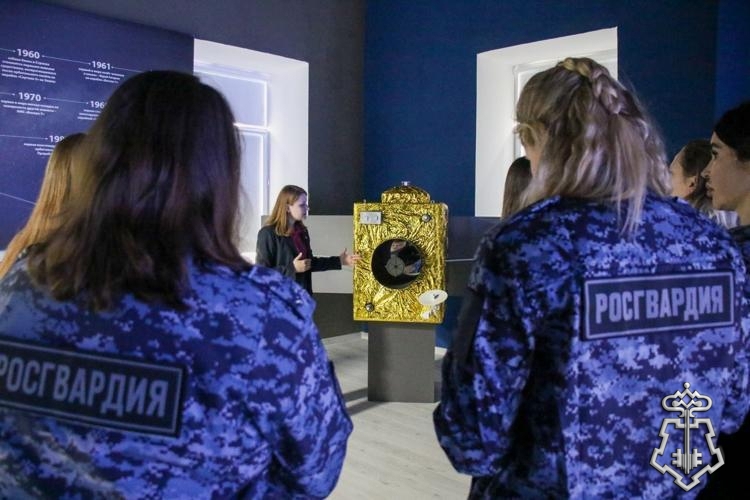 На Ставрополье сотрудники Росгвардии посетили экскурсию ко Дню космонавтики