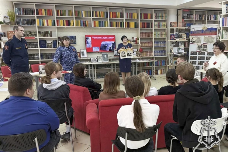 В Ставрополе сотрудники Росгвардии поддержали патриотическую акцию «Георгиевская ленточка»