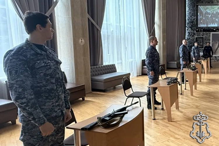 Росгвадейцы провели выставку вооружения в ведомственном санатории в преддверии Дня Победы