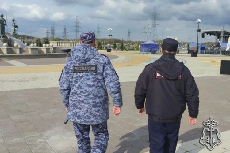 В Ставрополе росгвардейцы обеспечили правопорядок при открытии сезона фонтанов
