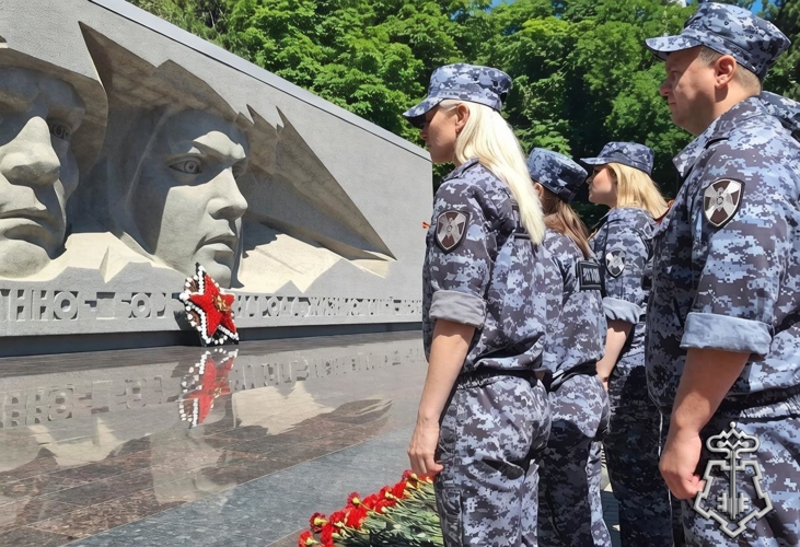 В Ставрополе сотрудники вневедомственной охраны приняли участие в мероприятиях, посвящённых Дню памяти и скорби