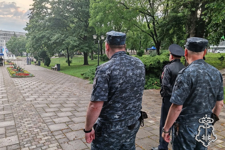 На Ставрополье сотрудники Росгвардии обеспечили охрану общественного порядка в День России 