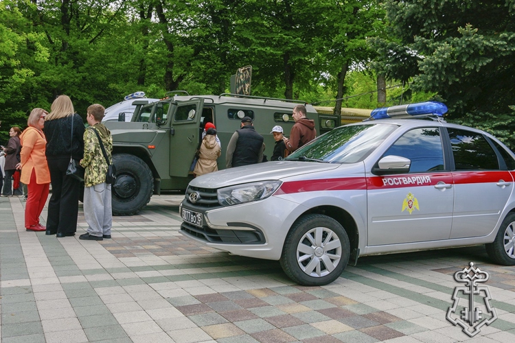 На Ставрополье росгвардейцы продолжают проводить профориентационные мероприятия для населения