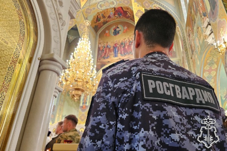 В День крещения Руси росгвардейцы приняли участие в праздничном богослужении в Ставрополе