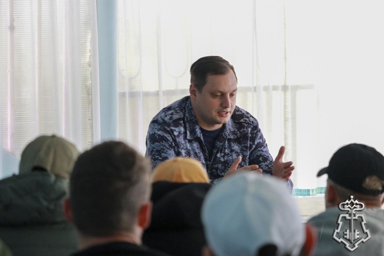 Представители Росгвардии провели профориентационное занятие для школьников Ставрополья