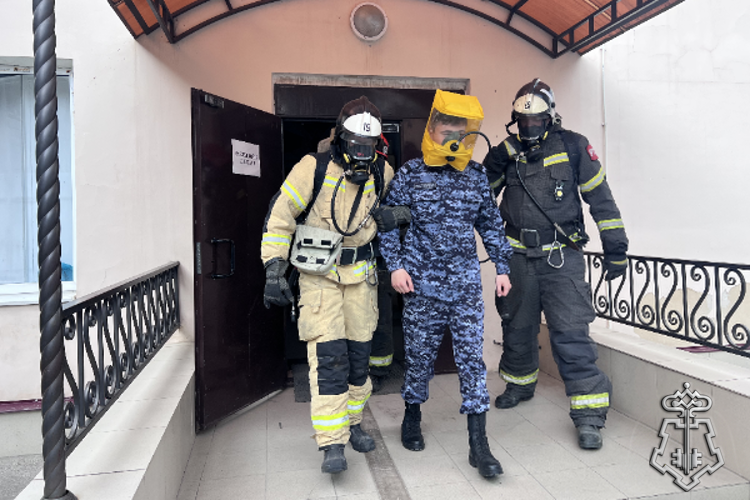 Пожарно-тактическое занятие сотрудников Росгвардии и МЧС прошло в Ессентуках