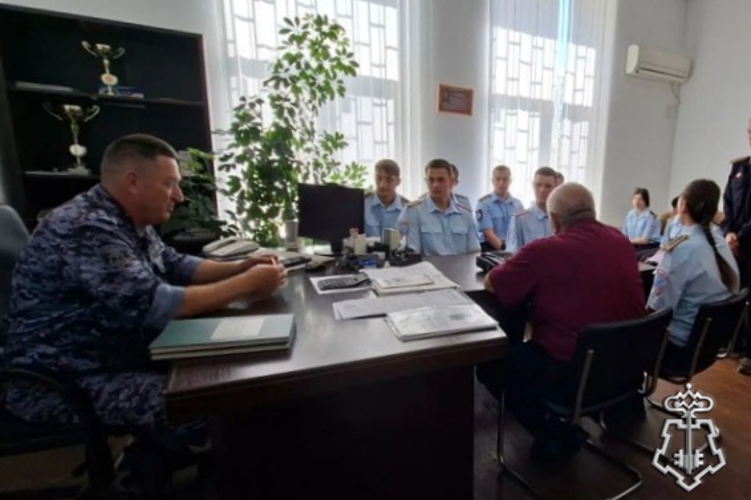 Росгвардейцы на Ставрополье провели день открытых дверей для будущих юристов и правоведов