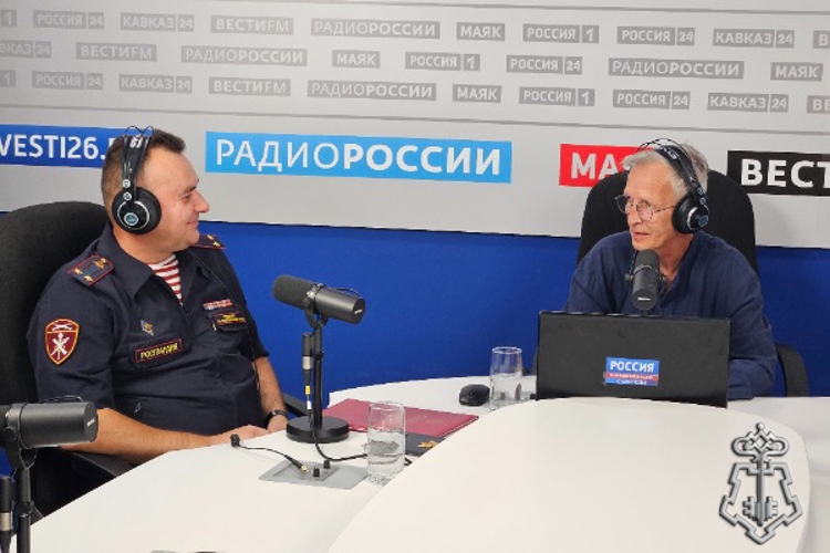Представители Росгвардии приняли участие в прямой линии по вопросам антитеррористической безопасности школ