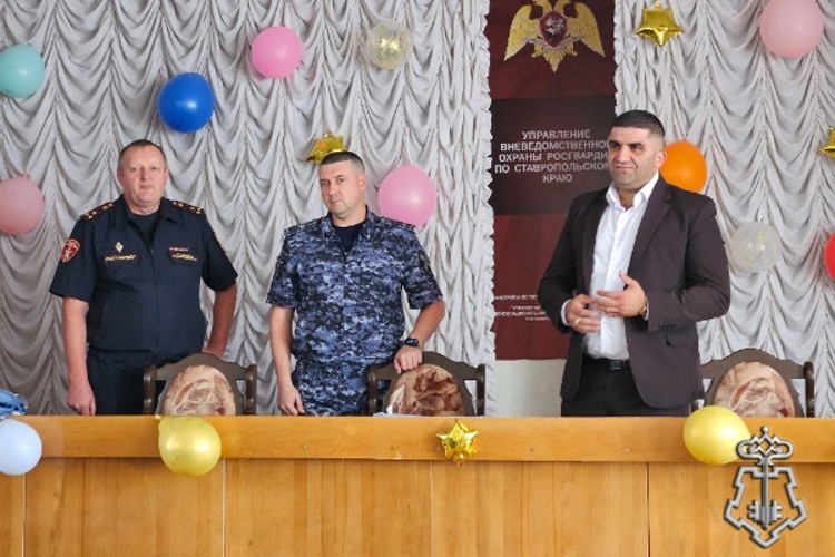 Ежегодная акция Росгвардии «Собери ребенка в школу» прошла на Ставрополье