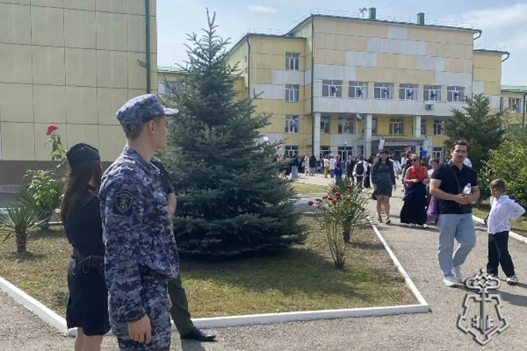 На Ставрополье росгвардейцы обеспечили охрану общественного порядка в ходе Дня знаний