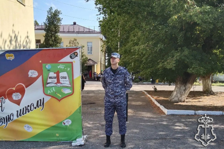 На Ставрополье росгвардейцы обеспечили охрану общественного порядка в ходе Дня знаний