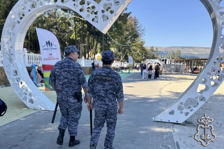 В Кисловодске сотрудники Росгвардии обеспечили безопасность во время празднования Дня города
