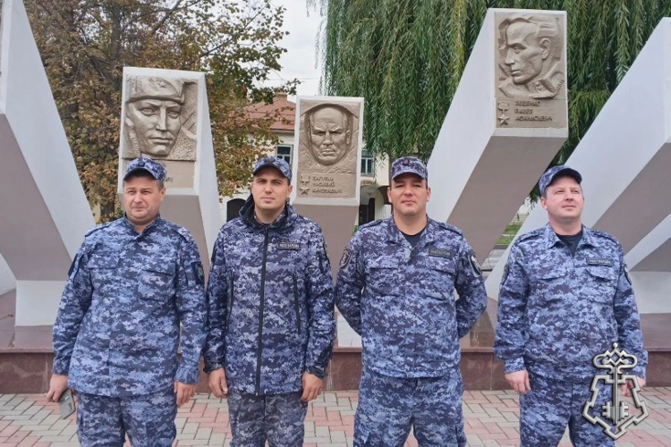 Росгвардейцы Ставрополья почтили память павших воинов в День белых журавлей