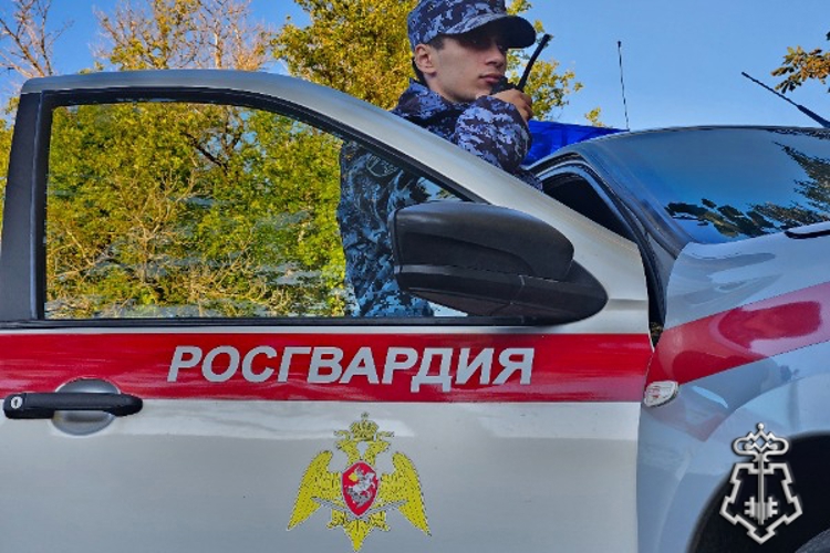 В Невинномысске росгвардейцы помогли потерявшей ориентирование пожилой женщине